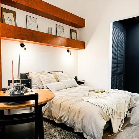 Walk 50m To Market Square & Rynek! Stylish 1br, Kitchen * 브로츠와프