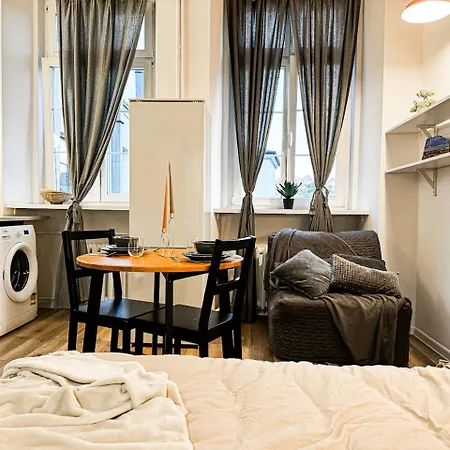Walk 50m To Market Square & Rynek! Stylish 1br, Kitchen Wrocław