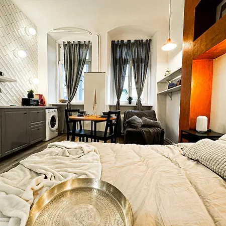 Apartmán Walk 50m To Market Square & Rynek! Stylish 1br, Kitchen *